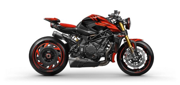 В сърцето на Rush 1000 тупти 4-тактов, 16 клапанов 998cc интегриран двигател със запалване и впръскване, който достига 208 конски сили при 13 000 оборота в минута. Със състезателния комплект тези нива се повишават до 214 коня, което прави този супербайк истинска ракета и на магистралата, и на пистата. Rush 1000 включва компоненти от висок калибър като 4-буталната спирачна система Brembo Stylema, Continental MK100 ABS, която разполага с ефективна система против повдигане на задната част, също и &Ouml;hlins ECT TTX полуактивно амортисьорно окачване. Със скорост на ускорение от 0&ndash;200 километра в час за приблизително 8,3 секунди и максимална скорост от 250, този супербайк съчетава драг състезателна природа с гръмотевична мощност. 

